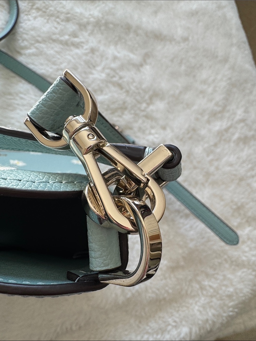 kate spade mint blue leather crossbody with daisy appliqués - Picture 8 of 8